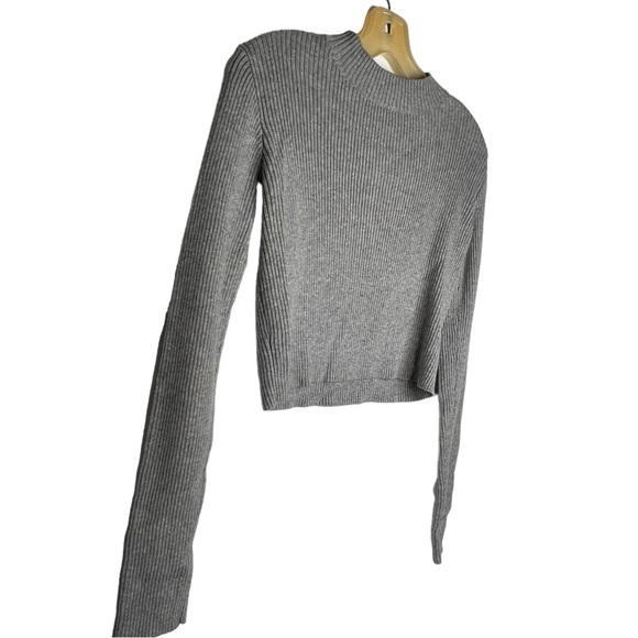 Brandy Melville Gray Cropped Ribbed Sweater‎ - Picture 2 of 5